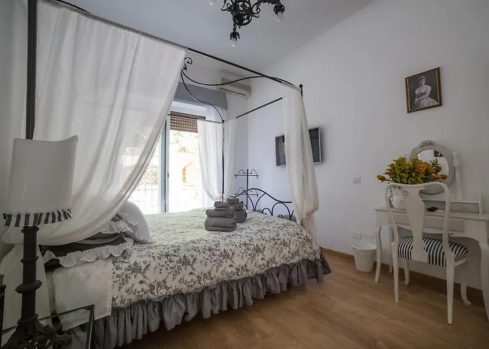 La Piazzetta Delle Regine Oda ve Kahvaltı 3*